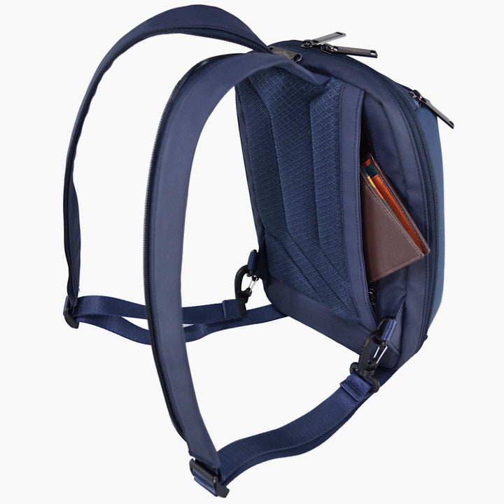 Aeronautica Militare One Shoulder Tablet Holder Helix AM483-BL linje