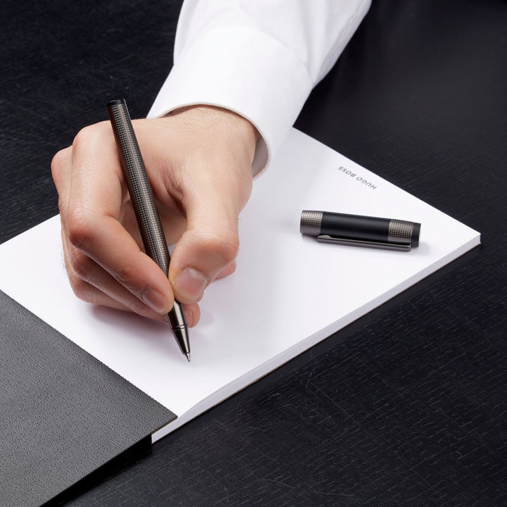 Hugo Boss Rive Gun HST4965D Kugelschreiber