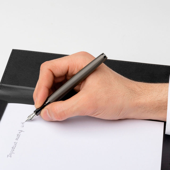 Pluma estilográfica Hugo Boss Loop Diamond Gun HSW3672D