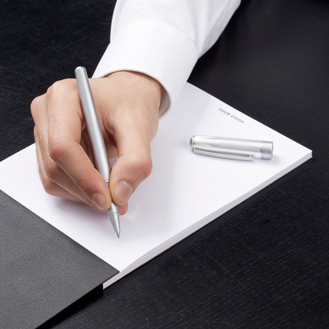 Stylo roller Hugo Boss Essential en métal argenté HSY4875C