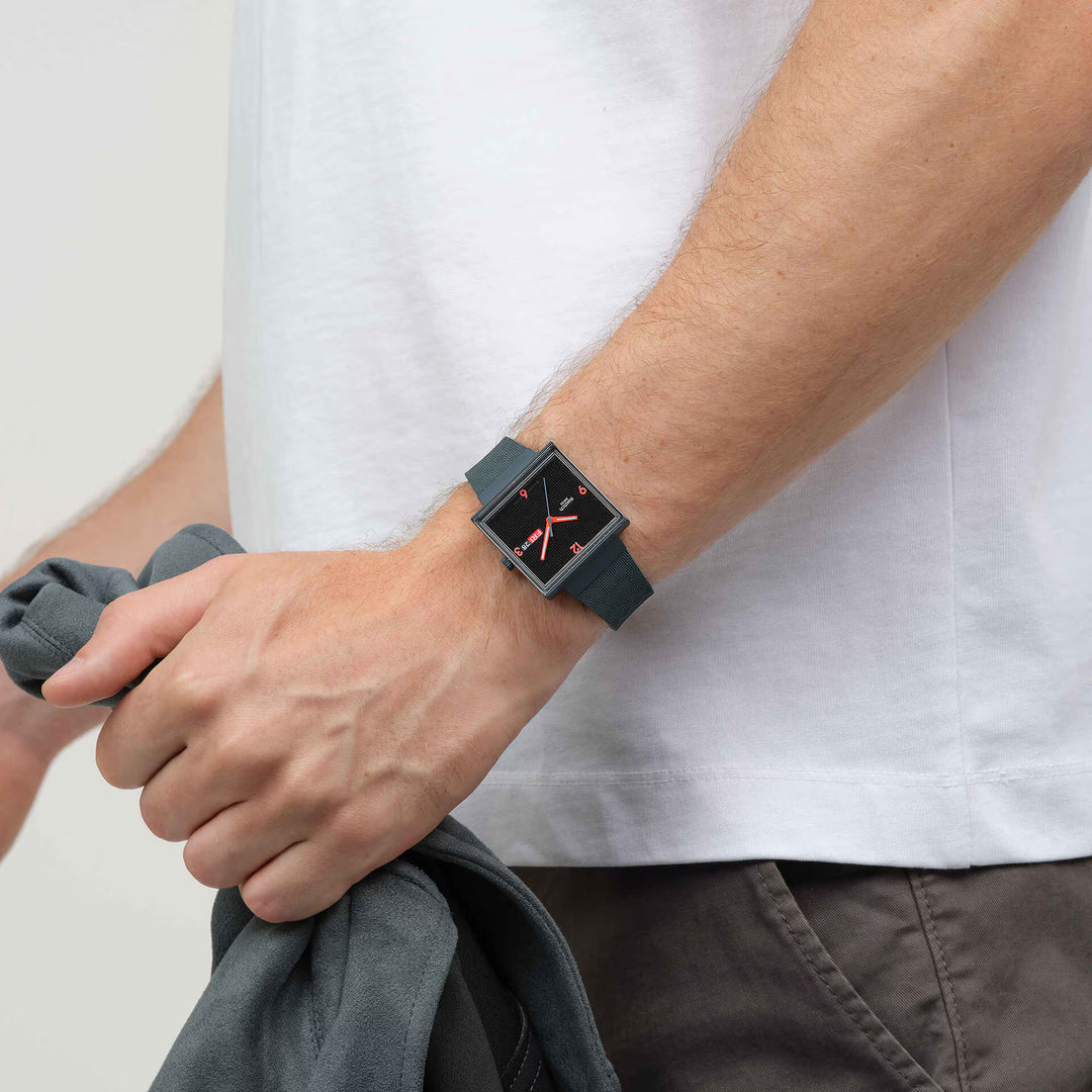 Relógio Swatch SQUARED OFF Originais E se? 42mm SO34M701