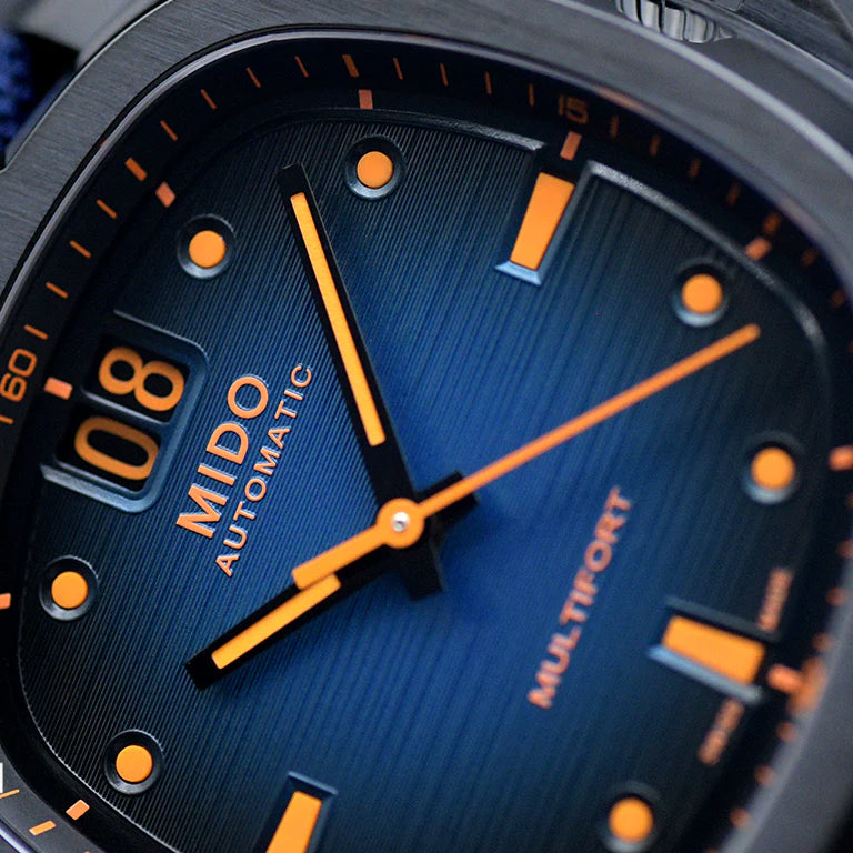 Mido ur Multifort TV Big Date 39x40mm blå automatisk stål sort PVD finish M049.526.37.041.00