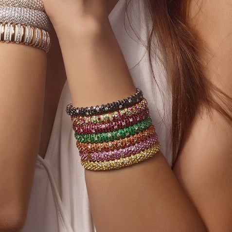 Zydo kuppelformet elastisk armbånd med hvide og sorte diamanter hvidguld 60367