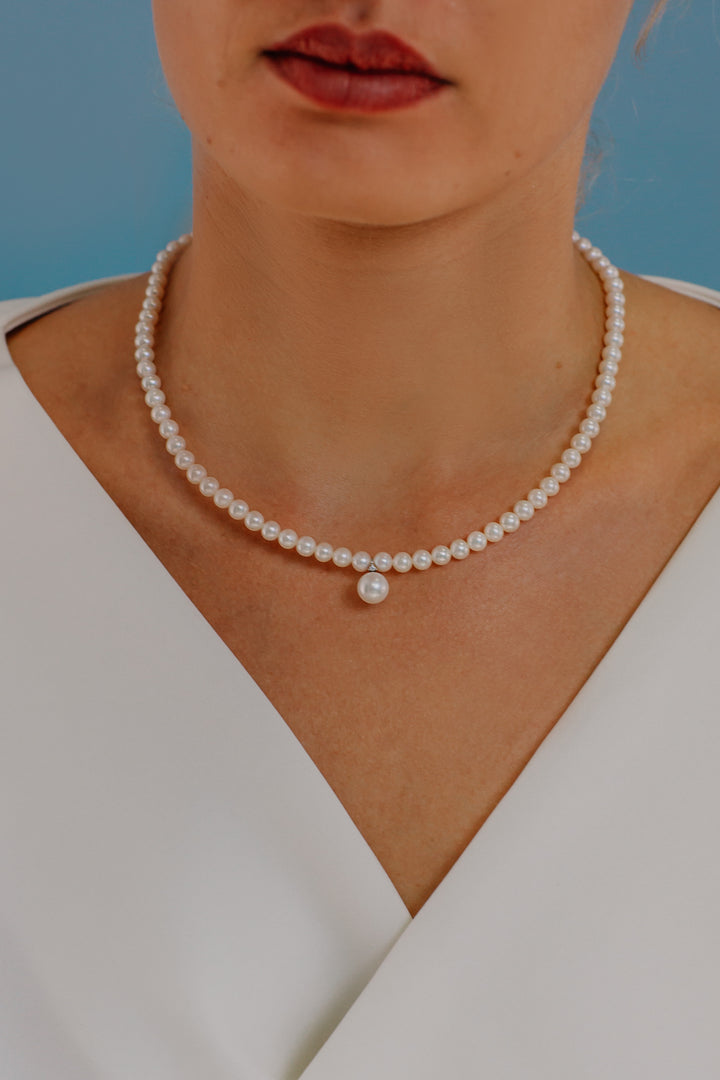 Colar Comete com pérolas de água doce em ouro e diamante FWQ 265
