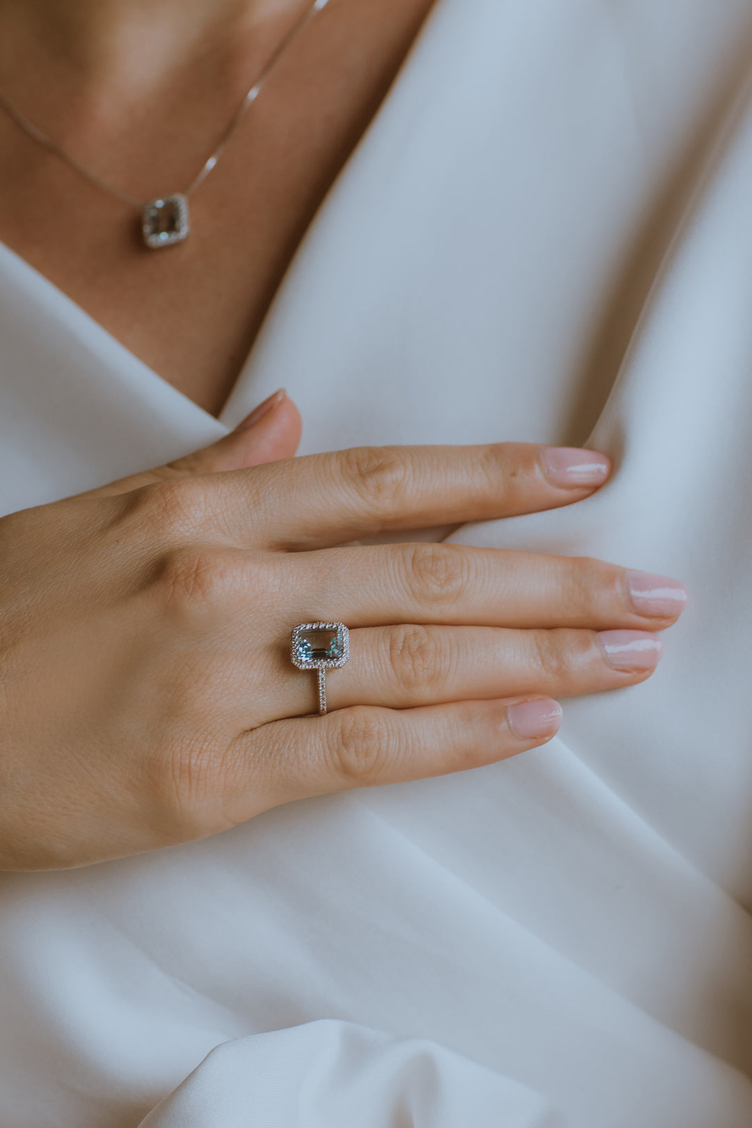 Comete-Goldring mit Diamanten und achteckigem Aquamarin ANQ339
