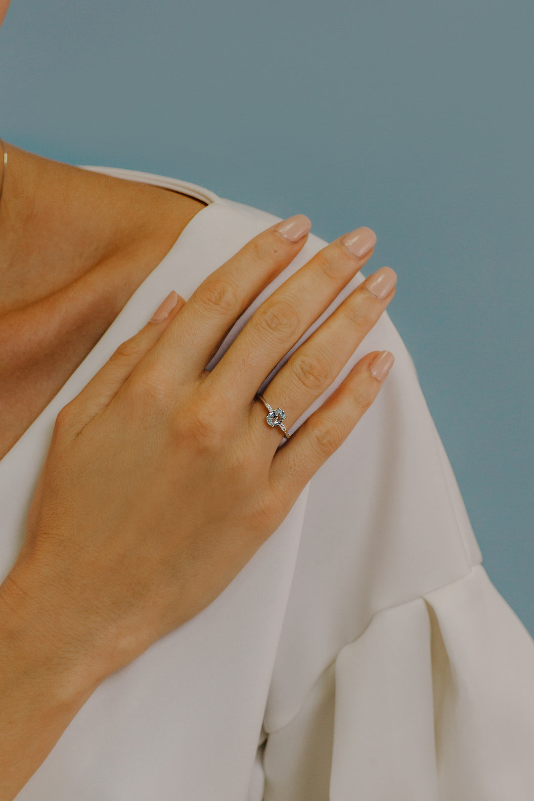 Comete guldring med diamanter og oval akvamarin ANQ296