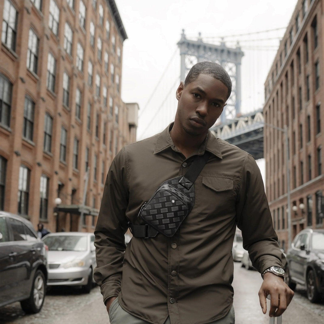 Mini torba na ramię Montblanc Explorer 3.0 czarna 131758 - Capodagli 1937