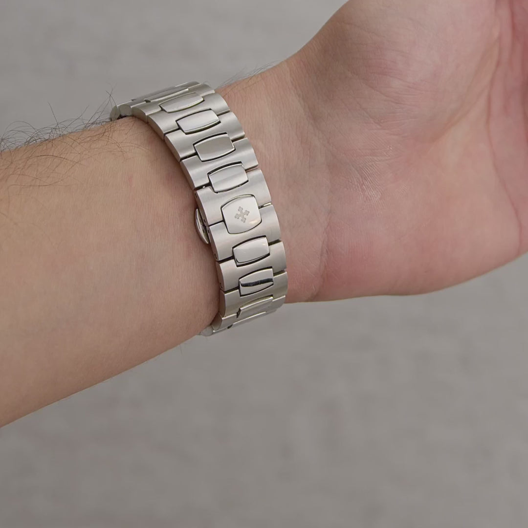 Montre Venezianico Nereide 42mm acier quartz noir 3321504C