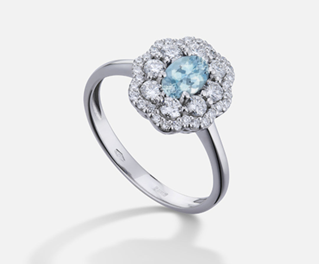 Mikiko an 18k oval aquamarine 6x4 ct.0.30 dia ct.0.63 MA5114O4AM