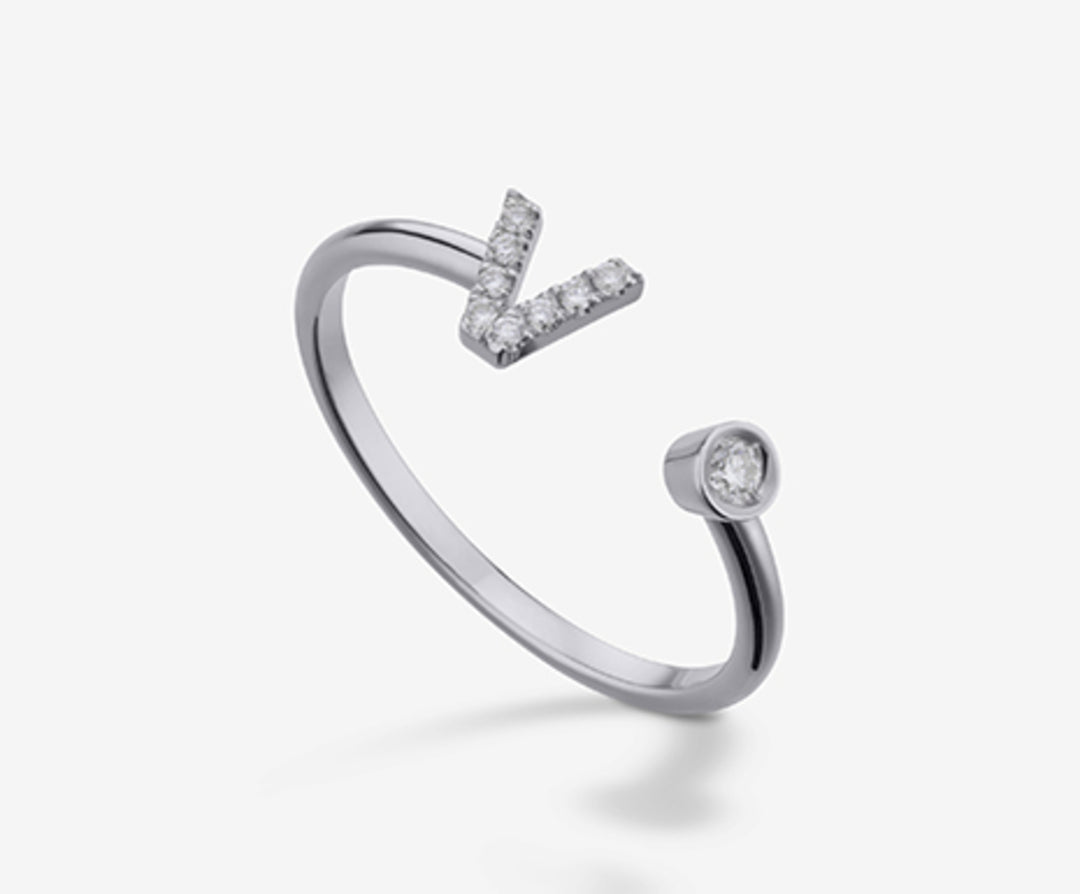 Golay an 9k letter v small white gold diam. ct.0.07 GAFVD1R4