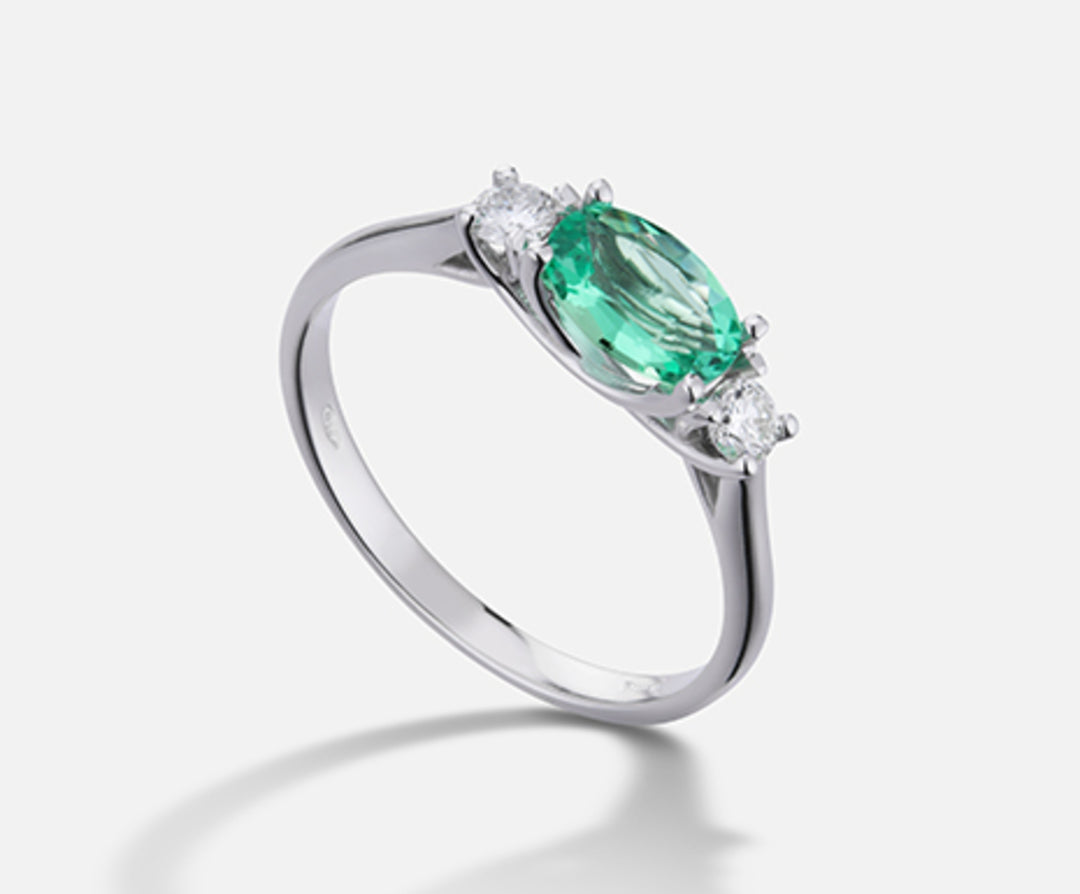 Mikiko un smarald de 18k n. oval 7x5 ct. 0,69 diam ct. 0,16 MA5113O4SMN069