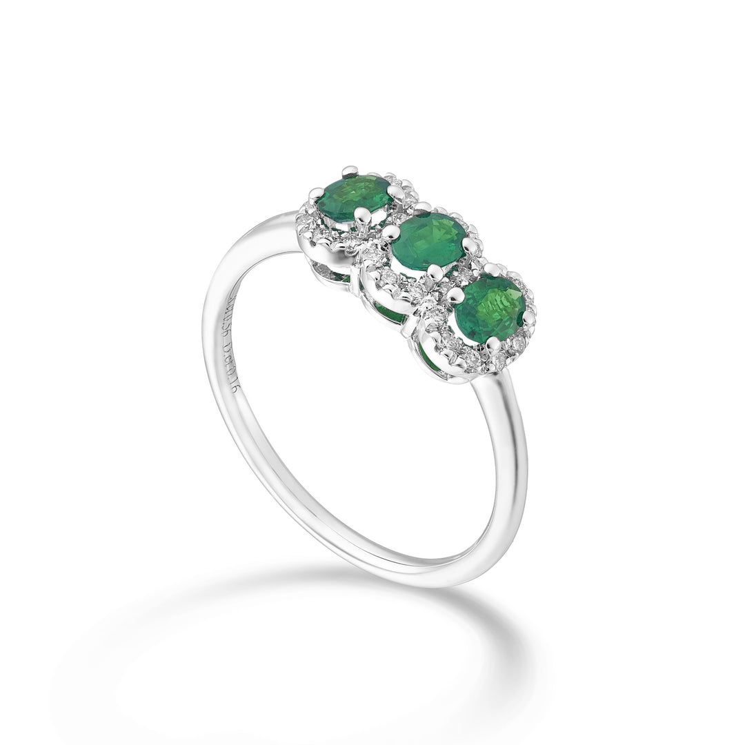 Nihama en 18k smaragdtrilogi nat. oval 4x3 ct. 0,45 diam. 0,16 ct NA5194O4SMN43