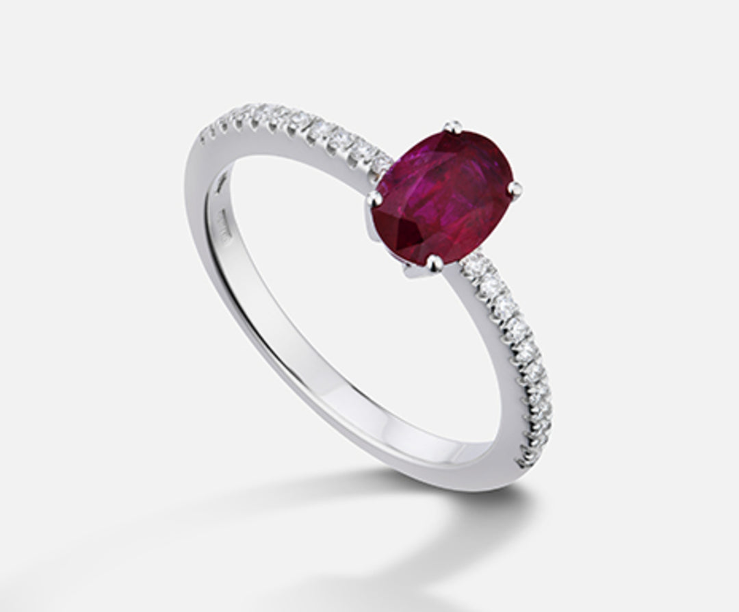 Mikiko an 18k ruby ​​n. oval 7x5 ct.0.83 diam. ct.0.13 MA5104O4RBN083