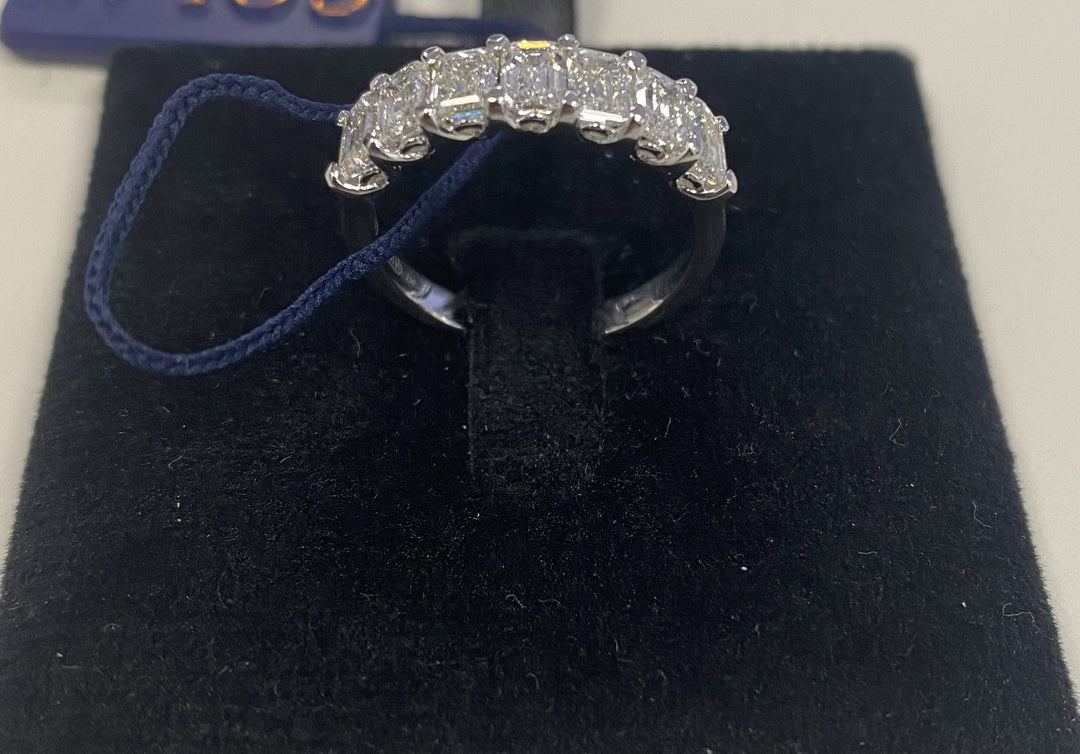 Golay lineaire riviera ring met 7 smaragd geslepen diamanten AR7LEM-23019110042