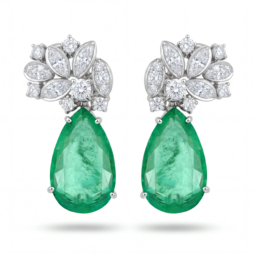 Pendientes colgantes con diamantes y esmeraldas de World Diamond Group OPU322DISM-21119110033