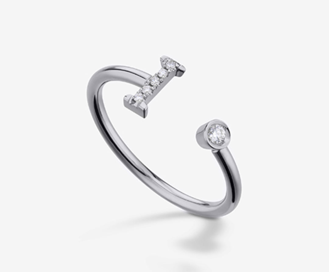 Golay an 9k letter i big white gold diam. ct.0.05 GAFID2R4