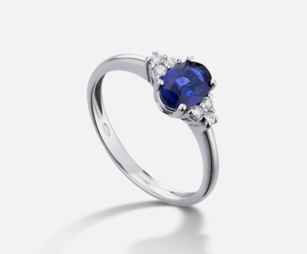 Nihama 18k safír č. oválný 7x5 ct.1.05 dia ct.0.09 NA5112O4ZFN105