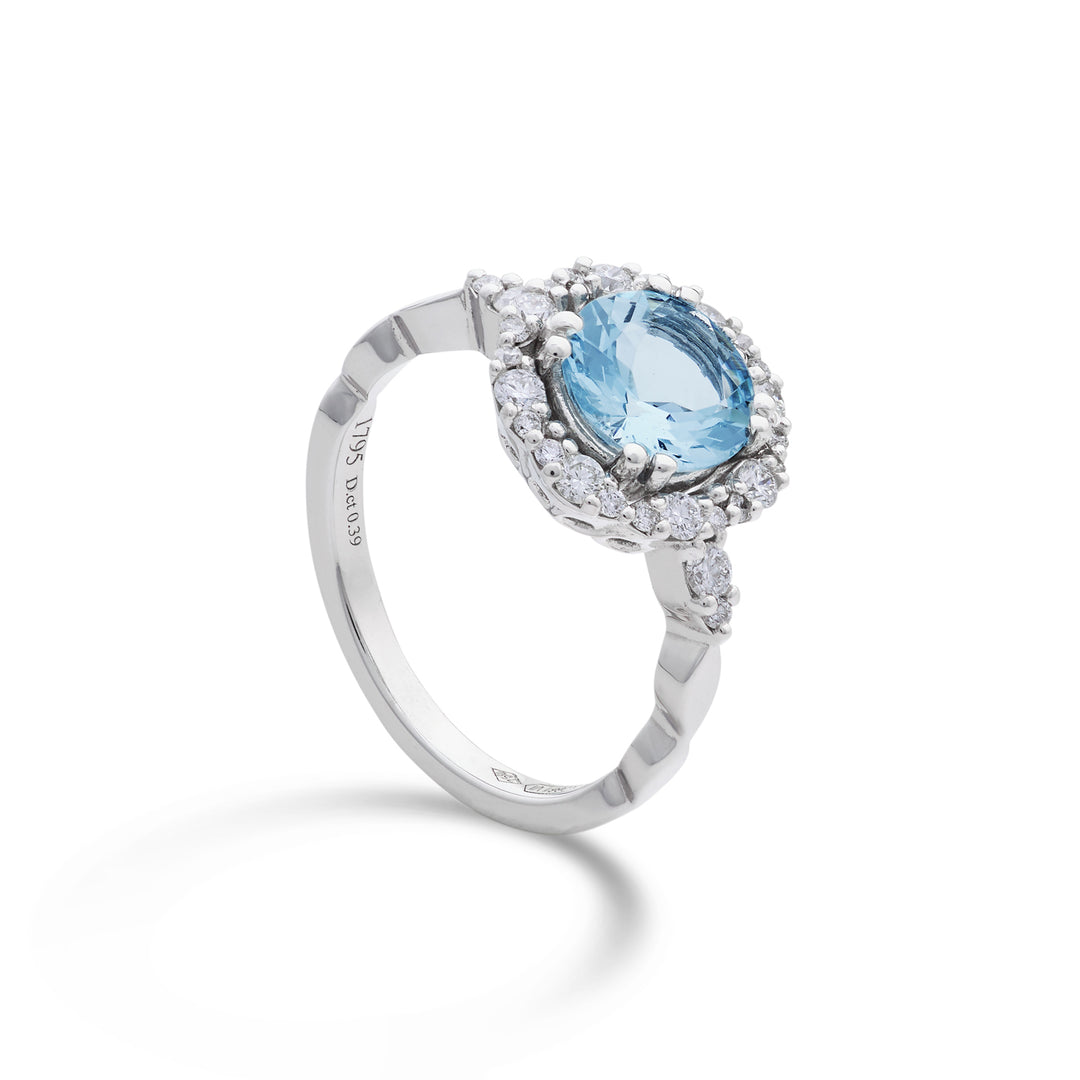 Mikiko en 18k rund akvamarin 8mm ct.1,34 diam. ct.0,38 MACLC087DIAQ1O4.134