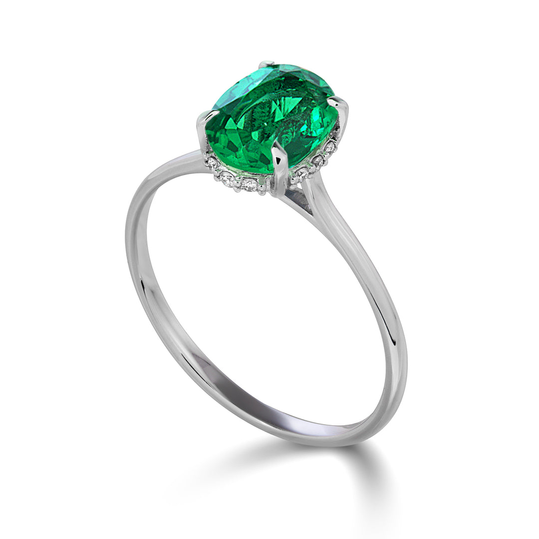 Nihama en 18k oval smaragd 8x6 sæt med diamanter NA5220O4BE