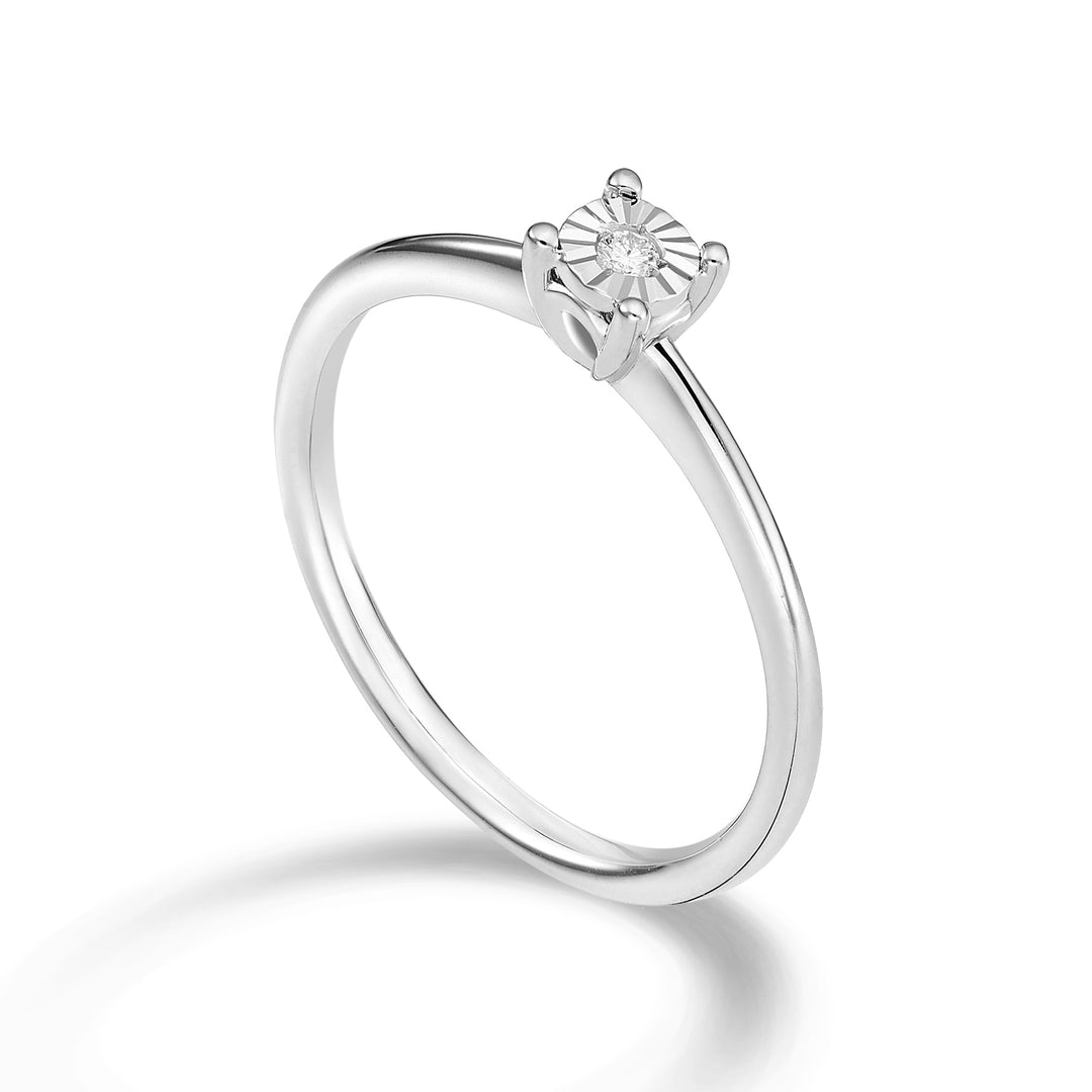 Mikiko egy 18k ct.0,025 4-es méretű MA5152O4BR001-4