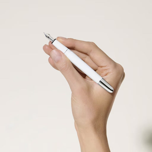 Pluma estilográfica Montblanc Meisterstück Classique punta blanca M 137120