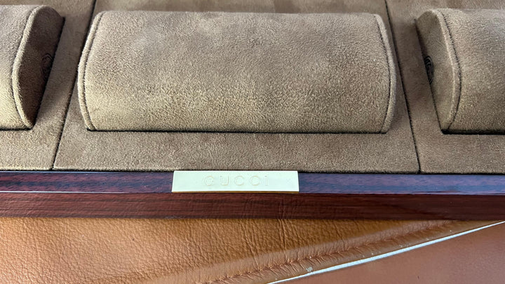 Gucci modulaarinen kellonäyttö lakatulla puutarjottimella - Capodagli 1937