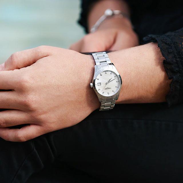 Longines Conquest Classic horloge 34mm wit parelmoer staal vrouw L2.386.4.87.6 - Gioielleria Capodagli