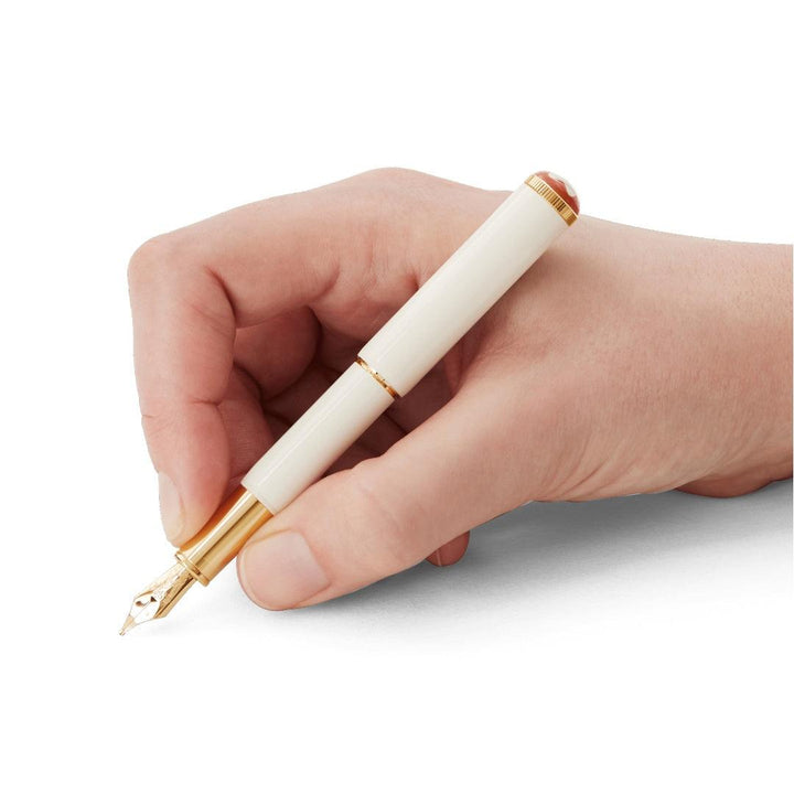 Στυλό Montblanc Montblanc Heritage Rouge et Noir “Baby” Special Edition Ivory χρώμα μύτη F 128120 - Capodagli 1937