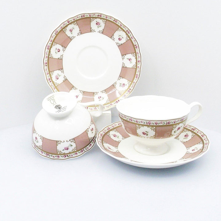 Narumi set med 2 Sinfino tekoppar i Bone China porslin med guldfinish A/0025 - Gioielleria Capodagli
