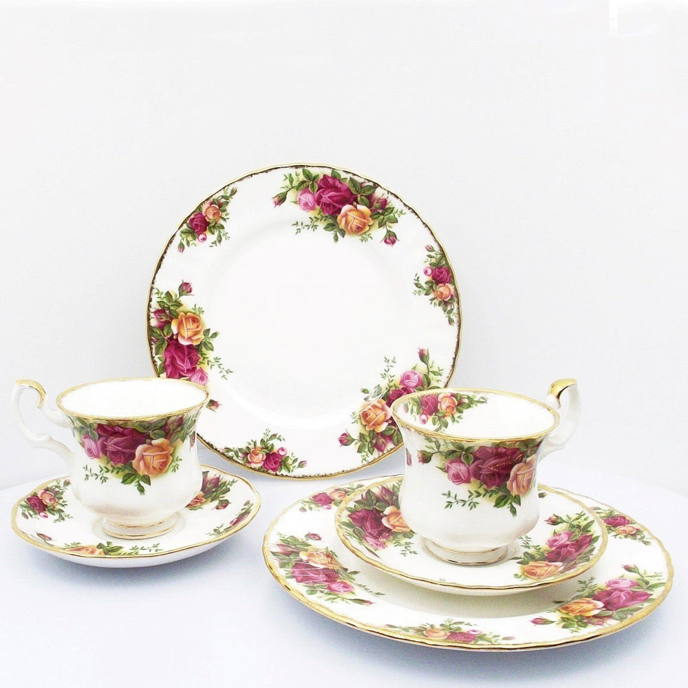 Royal Albert service 2 kaffekopper + 2 desserttallerkener Old Country Roses Bone Kina porcelæn guld finish A/0870 - Gioielleria Capodagli