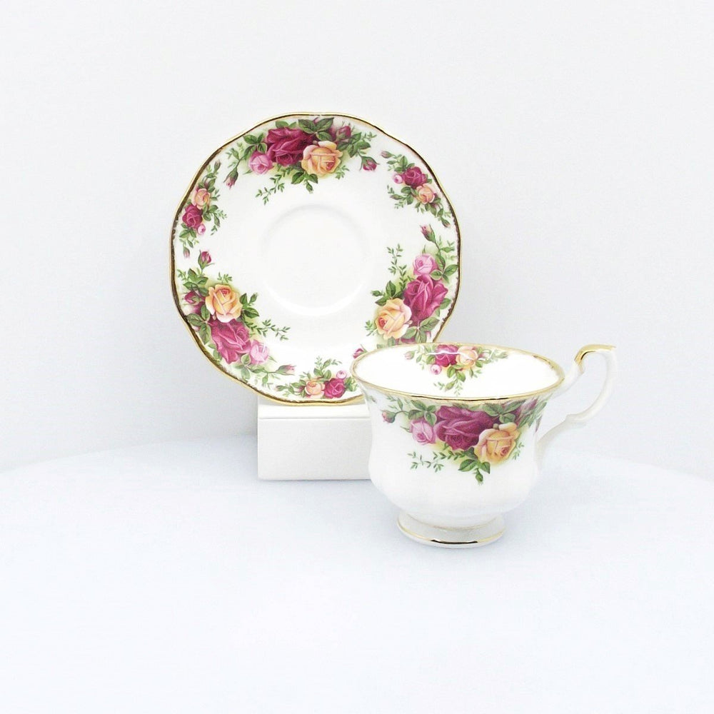 Royal Albert sæt med 6 Old Country Roses kaffekopper i Bone China porcelæn med guldfinish A/0897 - Gioielleria Capodagli