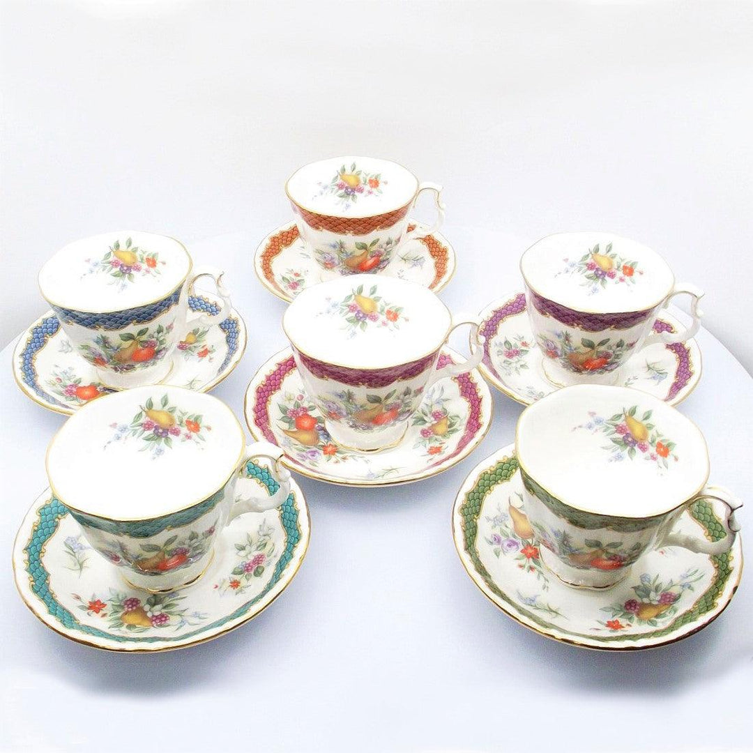 Royal Albert 6-częściowy serwis do herbaty z angielskiej emalii porcelanowej i złotymi wykończeniami A-55698H - Gioielleria Capodagli